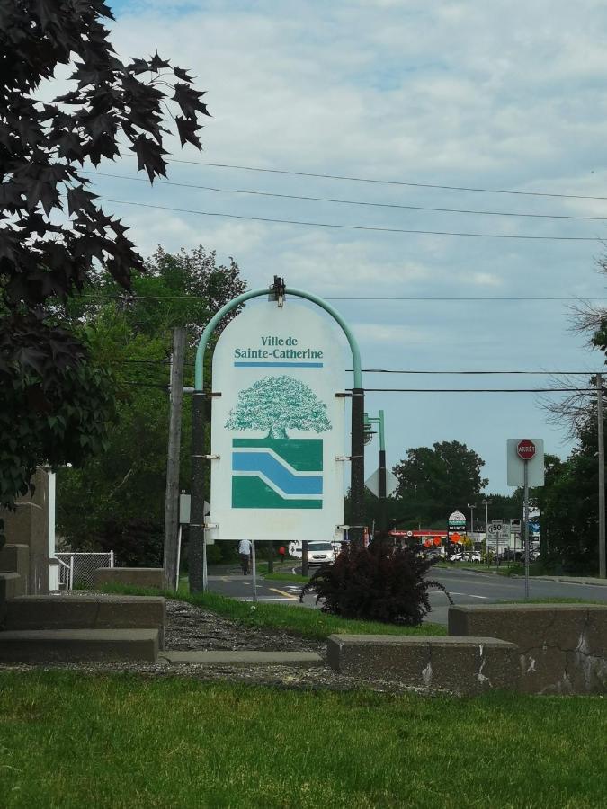 Motel Sainte Catherine Luaran gambar